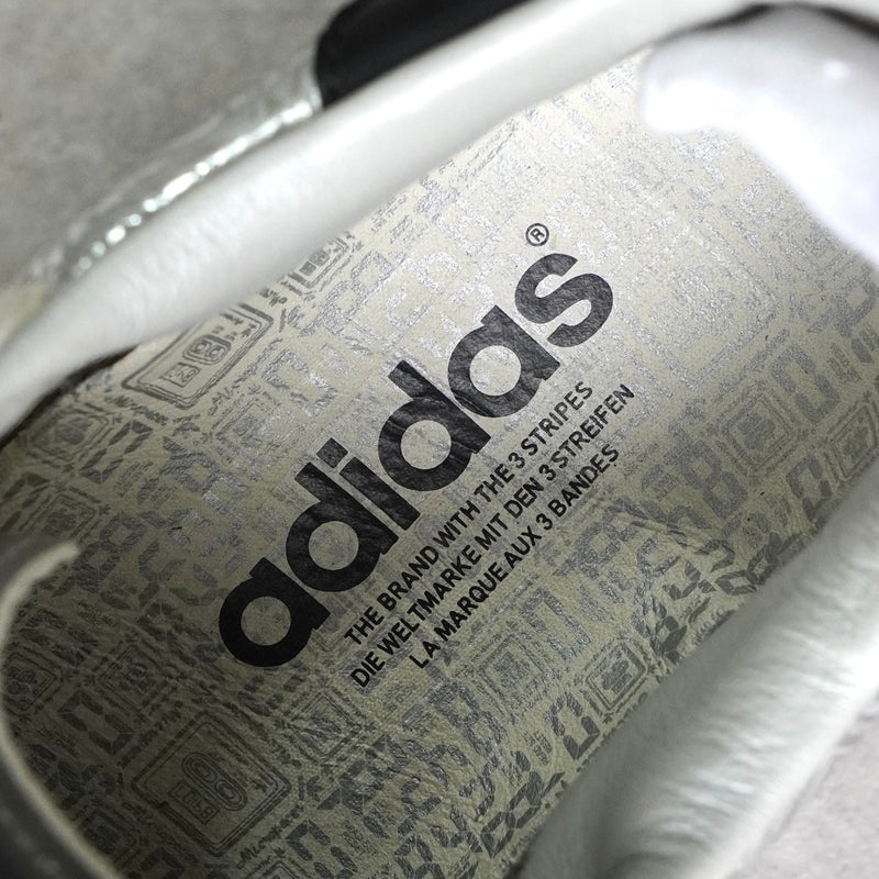 アディダス MICRO PACER ローカット スニーカー シルバー - NEWSED