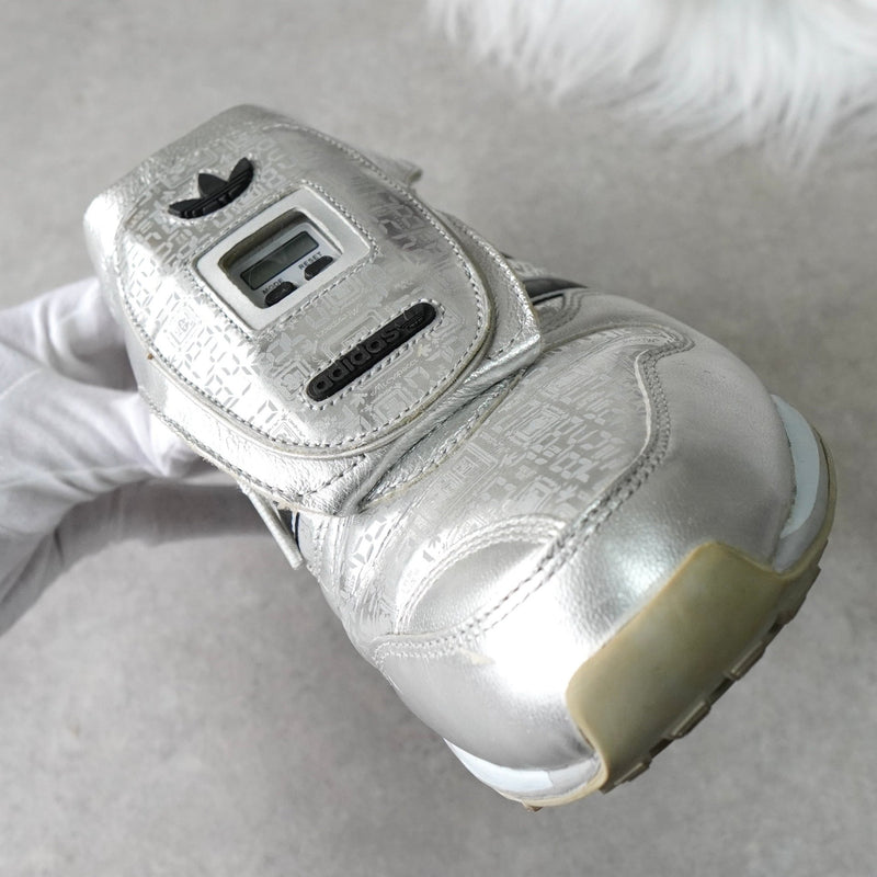 アディダス MICRO PACER ローカット スニーカー シルバー - NEWSED