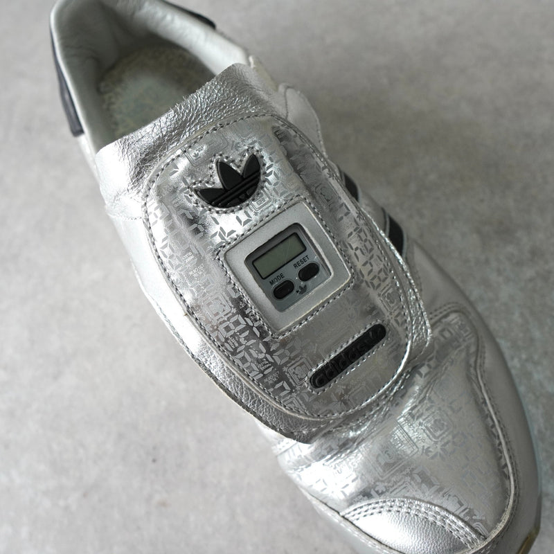 アディダス MICRO PACER ローカット スニーカー シルバー - NEWSED