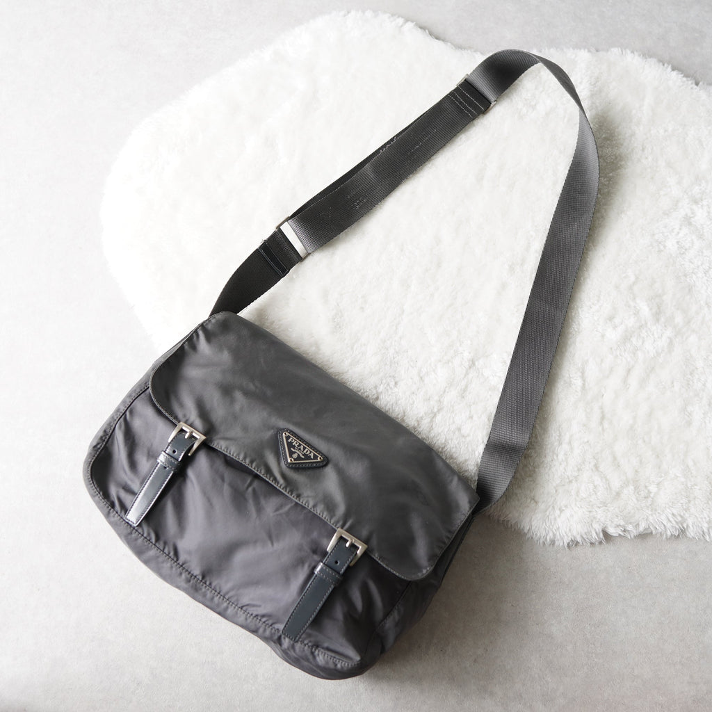 Nylon messenger shoulder bag