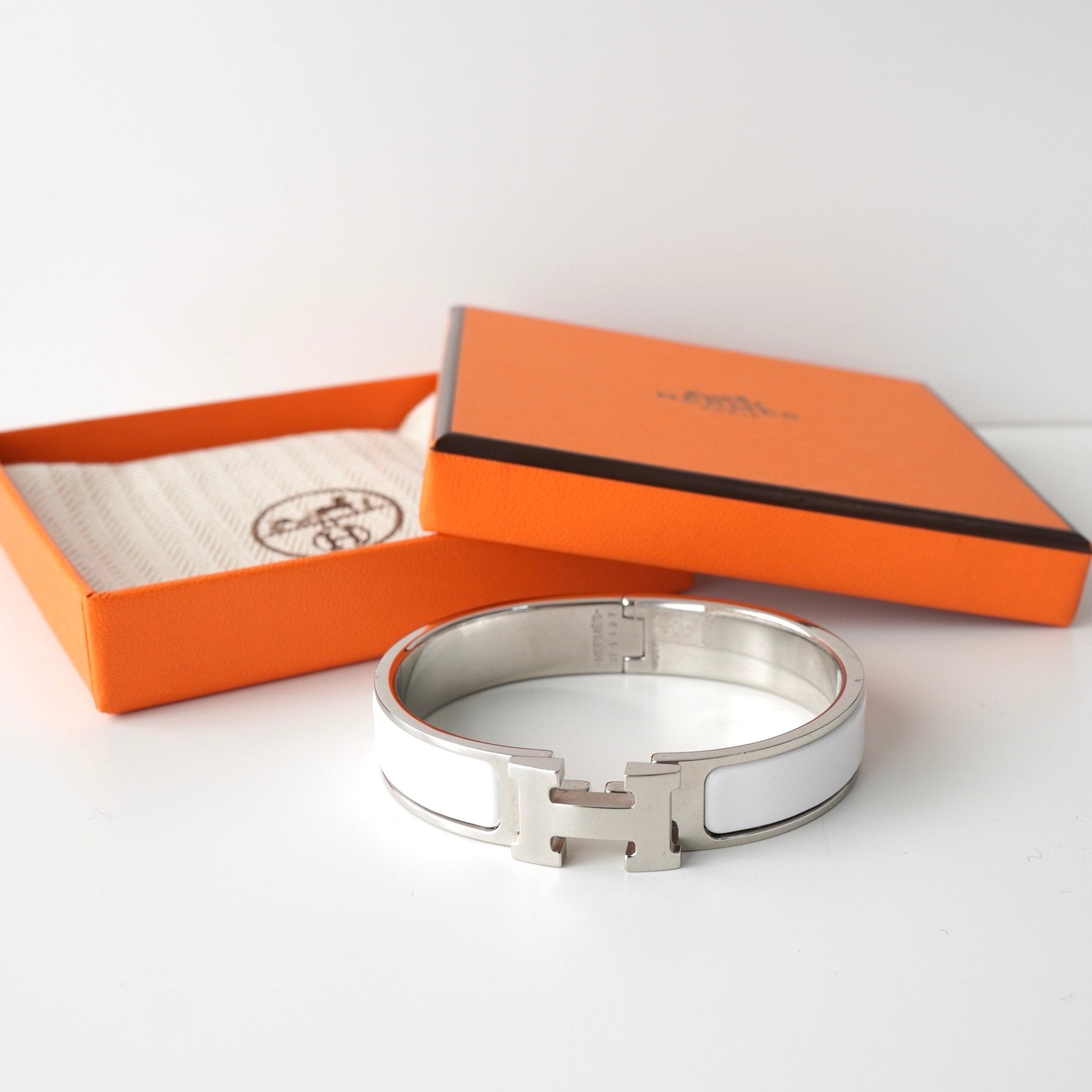 Hermes Jewelry | ブランド古着を扱うリユースショップ NEWSED