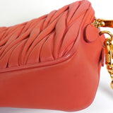 ミュウミュウ マテラッセ レザー ショルダーバッグ オレンジ - NEWSED