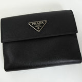 プラダ サフィアーノ レザー トライアングルロゴ 二つ折り財布 ブラック - NEWSED