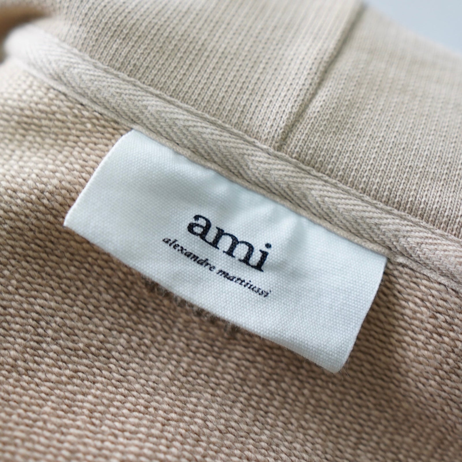 美品 ami PARIS アミアレクサンドルマテュッシ ハートロゴ刺繍 パーカー product-