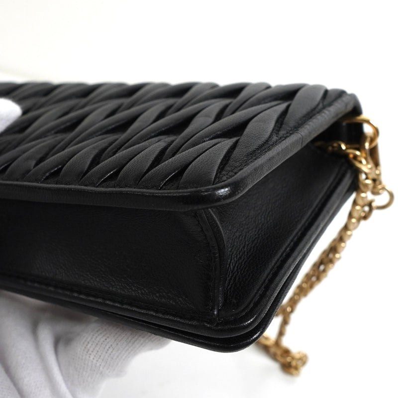 ミュウミュウ マテラッセ レザー ビジュー チェーン ウォレット ショルダーバッグ ブラック - NEWSED