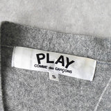 プレイ コムデギャルソン ハートロゴ カーディガン グレー - NEWSED