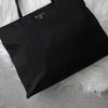 プラダ  テスート ナイロン  三角プレート トートバッグ ブラック