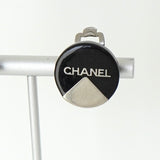 シャネル ロゴ サークル イヤリング シルバー / ブラック - NEWSED