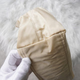 プラダ ナイロン ンショルダーバッグ アイボリー - NEWSED