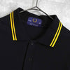 Fred Perry 徽标刺绣短袖 Polo 衫（黑色和黄色）