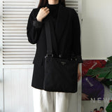 プラダ テスートナイロン / サフィアーノレザー 三角プレート ショルダーバッグ ブラック - NEWSED