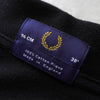 Fred Perry 徽标刺绣短袖 Polo 衫（黑色和黄色）