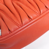 ミュウミュウ マテラッセ レザー ショルダーバッグ オレンジ - NEWSED