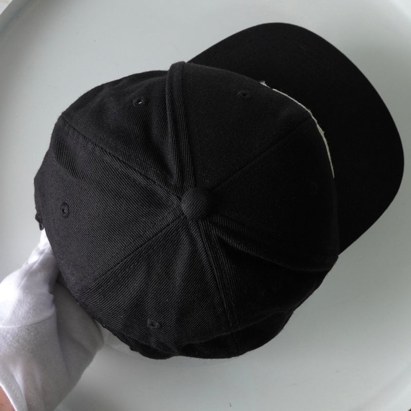 ステューシー ロゴ キャップ ブラック - NEWSED