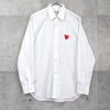 Play Comme des Garçons 白色心形徽标贴片长袖衬衫