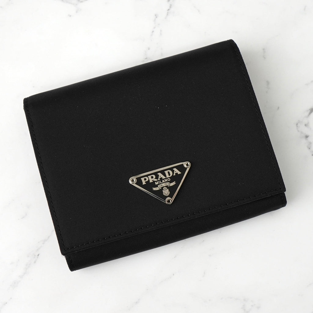 プラダ ポコノ テスート ナイロン サフィアーノレザー 三つ折り財布 トライアングルロゴ ブラック