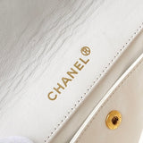 シャネル ココマーク マトラッセ ターンロック ラムスキン チェーン ショルダーバッグ ホワイト - NEWSED