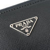 プラダ サフィアーノ レザー 三角プレート ラウンドジップ 長財布 ブラック