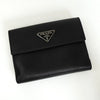 プラダ サフィアーノ レザー トライアングルロゴ 二つ折り財布 ブラック