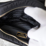 プラダ ポコノ テスート ナイロン リボン ポーチ ブラック - NEWSED