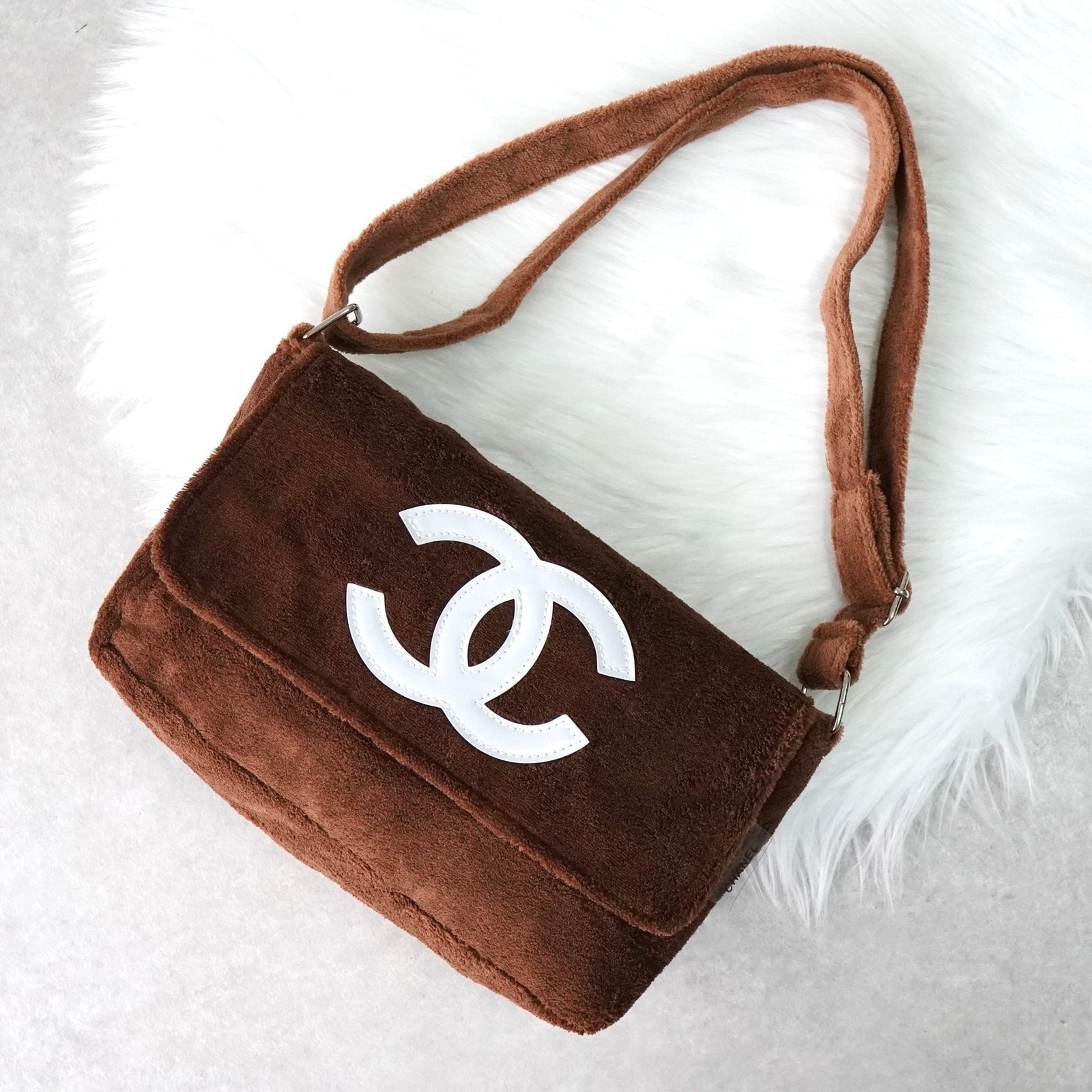 未使用品✨パイル生地ショルダーバッグ　ノベルティ ココマーク　ブラウン シャネル ココマーク パイル地 ノベルティ ショルダーバッグ