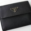 プラダ サフィアーノレザー トライアングルロゴ 三つ折り財布 ブラック 箱付き