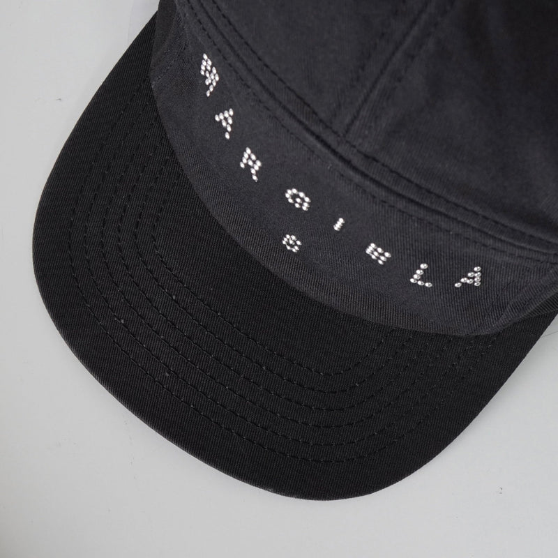 エムエムシックス メゾンマルジェラ スタッズ ロゴ ベースボール キャップ 帽子 ブラック - NEWSED