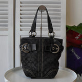 コーチ シグネチャー キャンバス ハンドバッグ ブラック - NEWSED