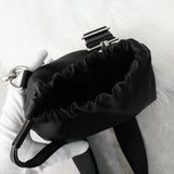 プラダ ポコノ テスート ナイロン 巾着バッグ ショルダーバッグ 三角プレート トライアングルロゴ ブラック - NEWSED