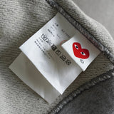 プレイ コム デ ギャルソン ハートロゴ ジップアップ スウェット グレー - NEWSED