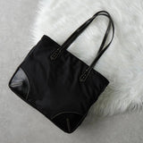 プラダ テスート ポコノ ナイロン サフィアーノ レザー トライアングルロゴ トートバッグ ブラック - NEWSED