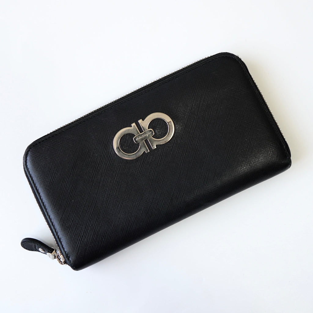 サルバトーレ フェラガモ ダブルガンチーニ レザー ラウンドファスナー 長財布 ブラック