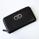 サルバトーレ フェラガモ ダブルガンチーニ レザー ラウンドファスナー 長財布 ブラック - NEWSED
