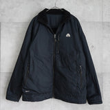ナイキ エーシージー リバーシブル ボア ジャケット ナイロンジャケット ロゴ刺繍 ブラック - NEWSED