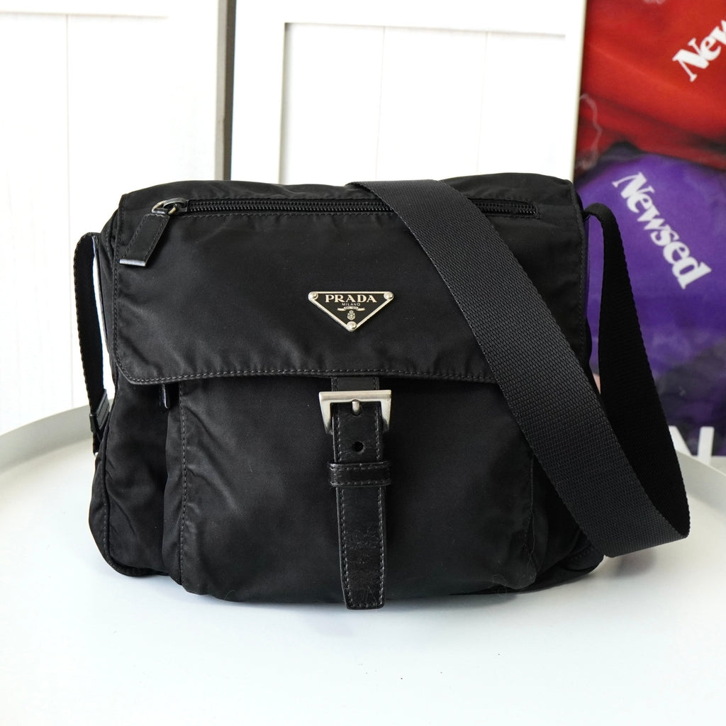 Prada 黑色尼龙单肩包