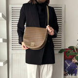 フェンディ ズッキーノ コーディングキャンバス レザー ショルダーバッグ カーキ ベージュ - NEWSED