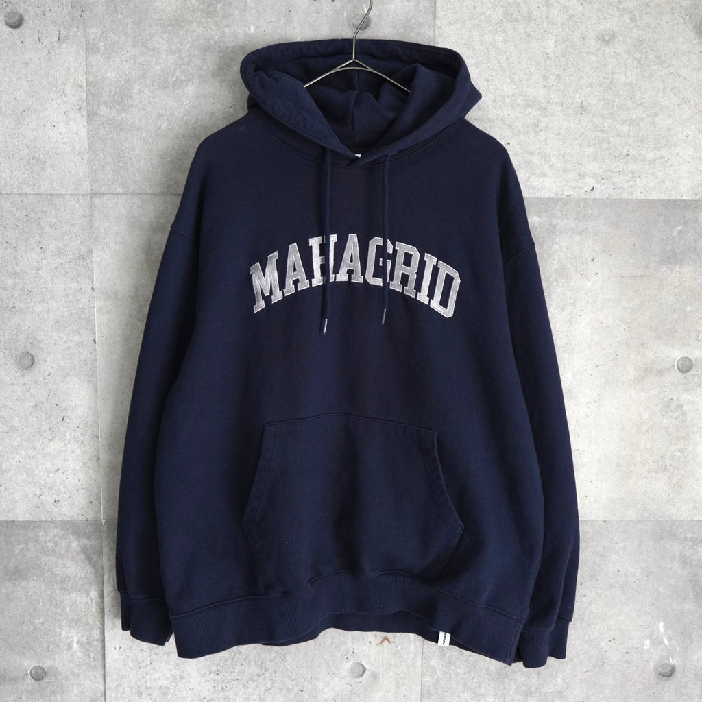 マハグリッド カレッジロゴ パーカー ネイビー