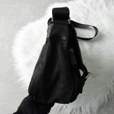 プラダ トライアングルロゴ ナイロン / レザー ショルダーバッグ メッセンジャーバッグ ブラック - NEWSED