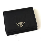 プラダ ナイロン 三つ折り財布 トライアングルロゴ ブラック - NEWSED