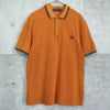 Fred Perry 徽标刺绣短袖 Polo 衫（橙棕色）