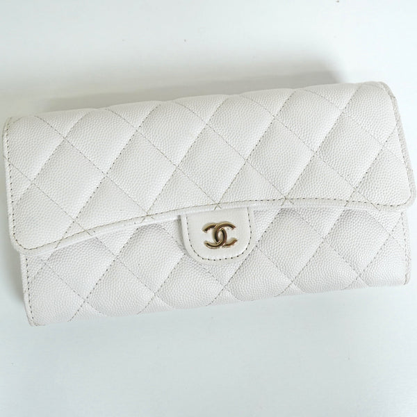 シャネル クラシック ココマーク マトラッセ キャビアスキン 長財布 ホワイト - NEWSED