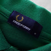 Fred Perry 徽标刺绣短袖 Polo 衫，绿色、粉色和象牙色