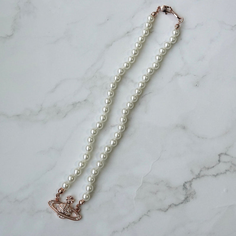 ヴィヴィアン ウエストウッド オーブ フェイクパール ラインストーン チョーカー ピンクゴールド - NEWSED