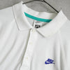 Nike 徽标刺绣短袖 Polo 衫（白色）