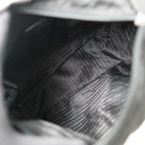 プラダ トライアングルロゴ ナイロン / レザー ショルダーバッグ メッセンジャーバッグ ブラック - NEWSED