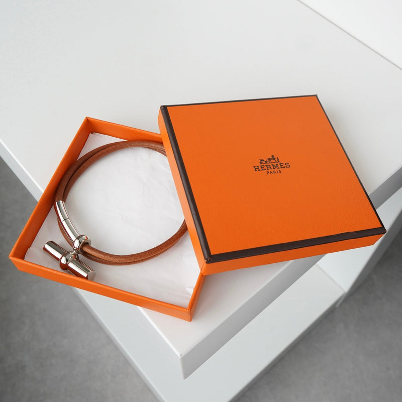 エルメス トグル レザー ブレスレット チョーカー シルバー / ブラウン - NEWSED