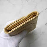 シャネル ココマーク マトラッセ キャビアスキン 三つ折り財布 アイボリー - NEWSED