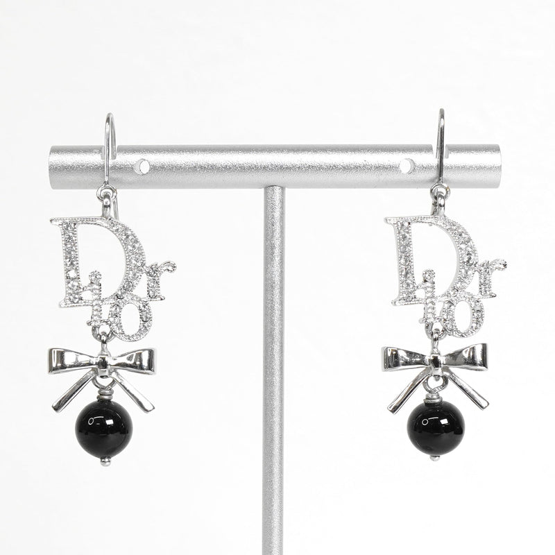クリスチャン ディオール ロゴ ラインストーン リボン ピアス シルバー / ブラック - NEWSED
