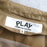 プレイ コムデギャルソン ハートロゴ ステンカラーコート ベージュ - NEWSED