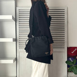 プラダ ポコノ テスート ナイロン 巾着バッグ ショルダーバッグ 三角プレート トライアングルロゴ ブラック - NEWSED